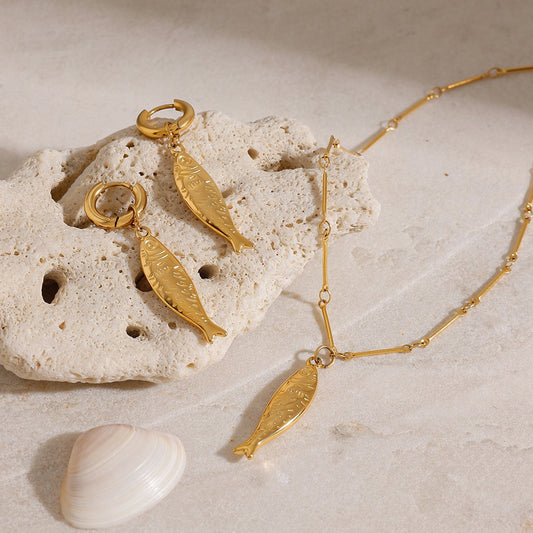 Pinky Beach 6 Pearl Earrings + Necklace Set product photo