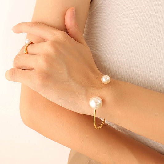 Red Rock Pearl Bracelet