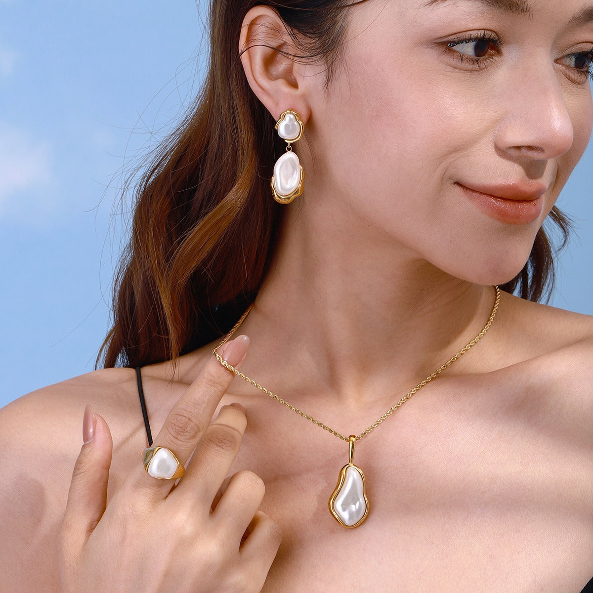 Shelly 8 Pearl Earrings + Necklace + Ring Set product photo