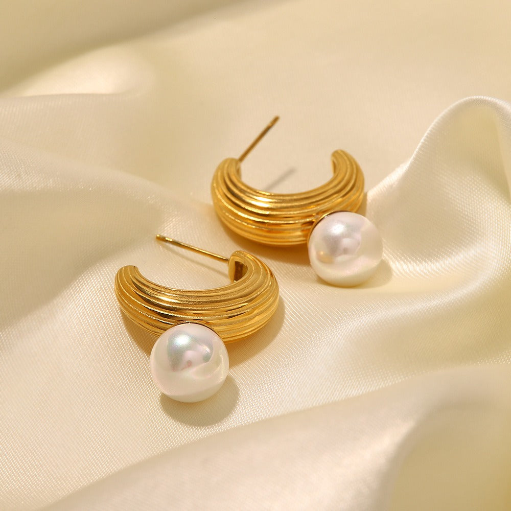 Port Beach Pearl Earrings