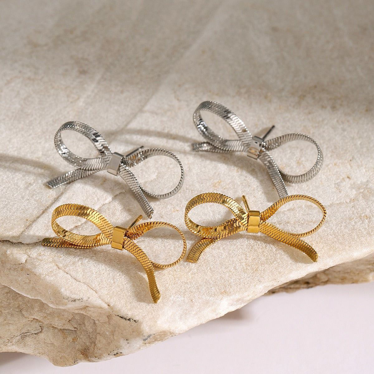 Scarborough 11 Glow Earrings + Necklace Set product photo