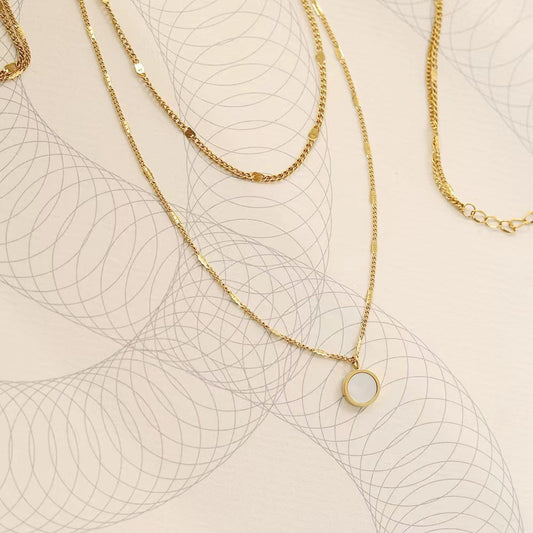 Pinky Beach 8 Geometric Necklace