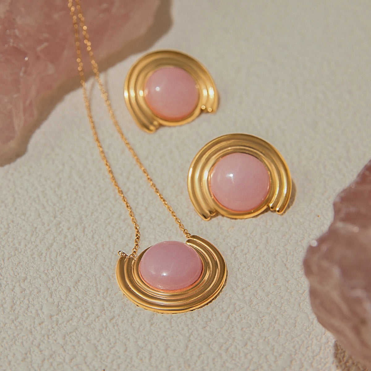 Soldiers Beach 8 Geometric Necklace product photo