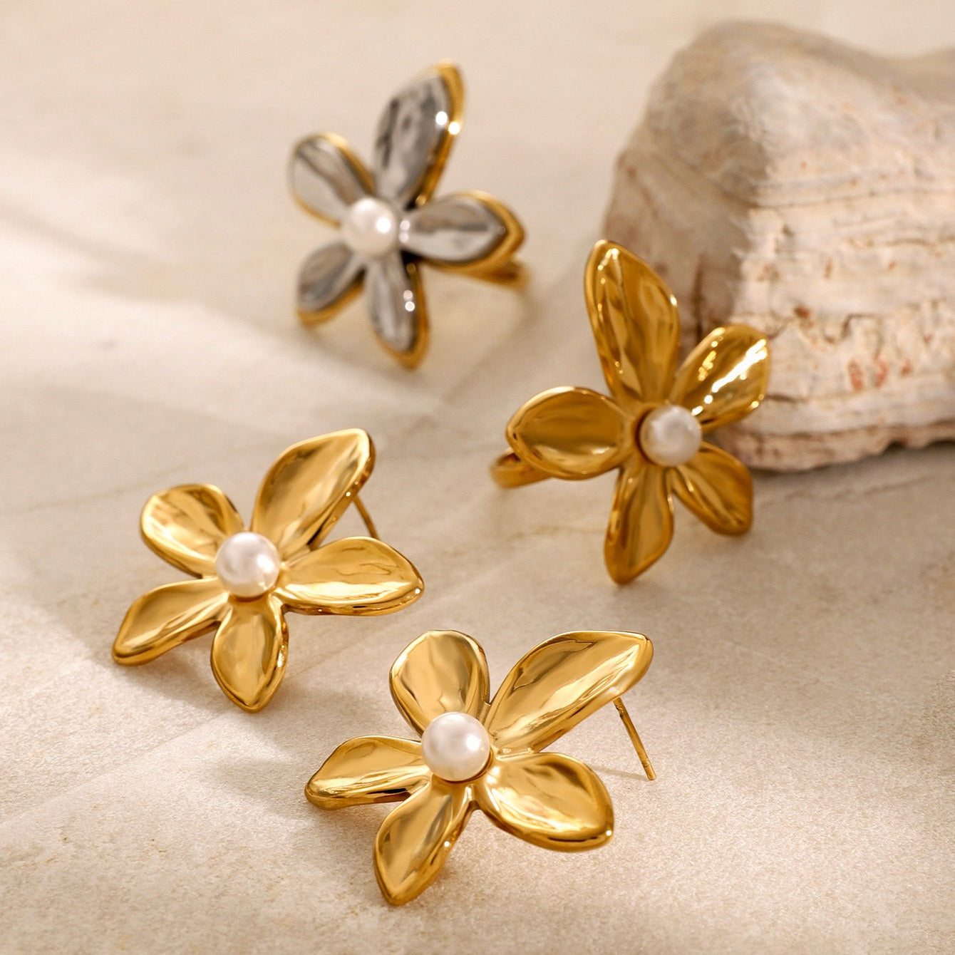 Venus Bay Floral Earrings + Ring Set