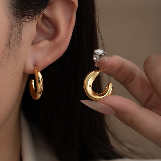 Norah Head 9 C‑Shaped Earrings